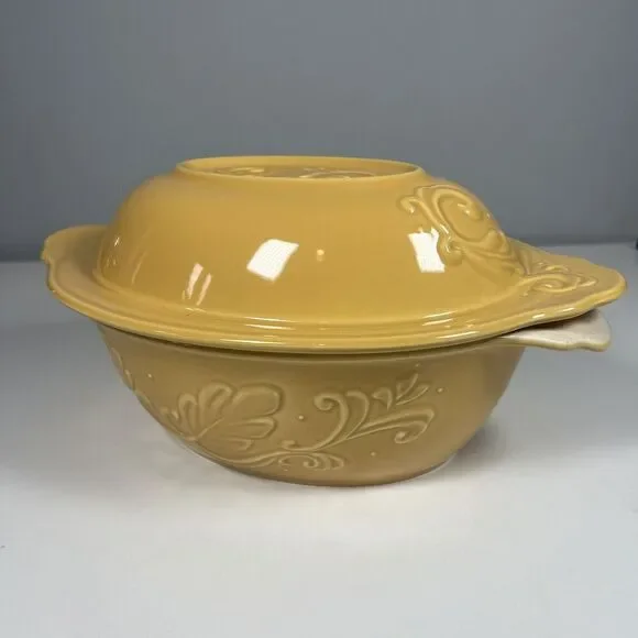 Pfaltzgraff WEIR IN YOUR KITCHEN Yellow Casserole Baking Dish With Lid - Picture 4 of 9
